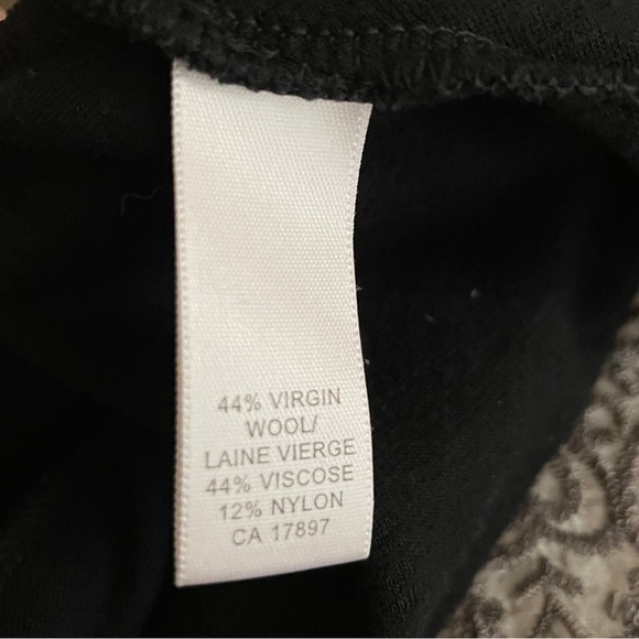 Banana Republic (made of Italian thread) side zip ruched dress size 0 - Picture 4 of 4